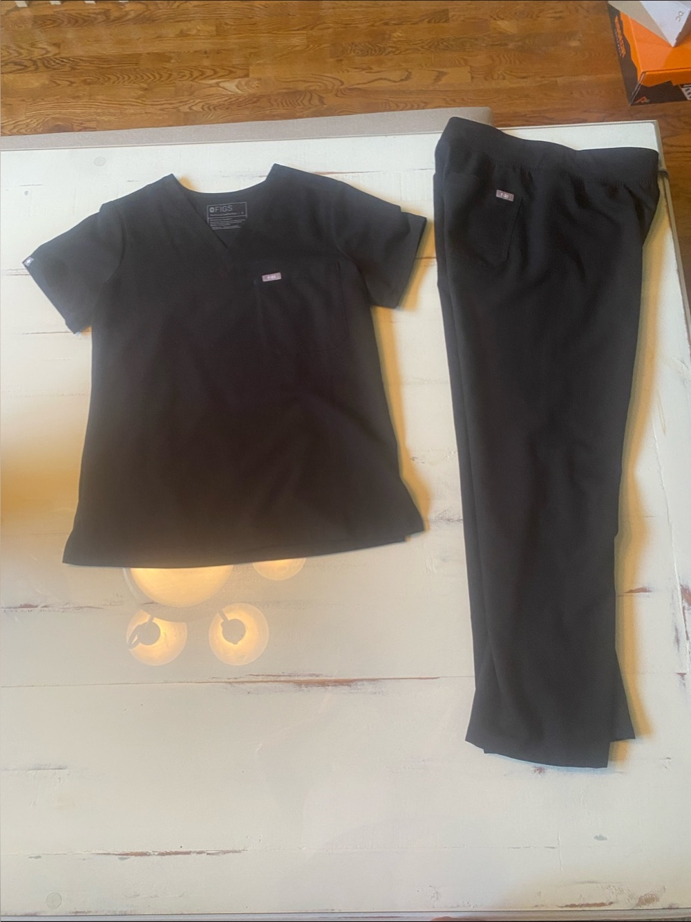 Figs Scrubs set small petite basic pant. Catarina one pocket scrub top small